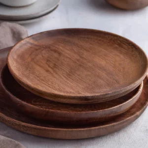 Assiettes ronde en bois foncé