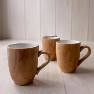 3 tasses en bois