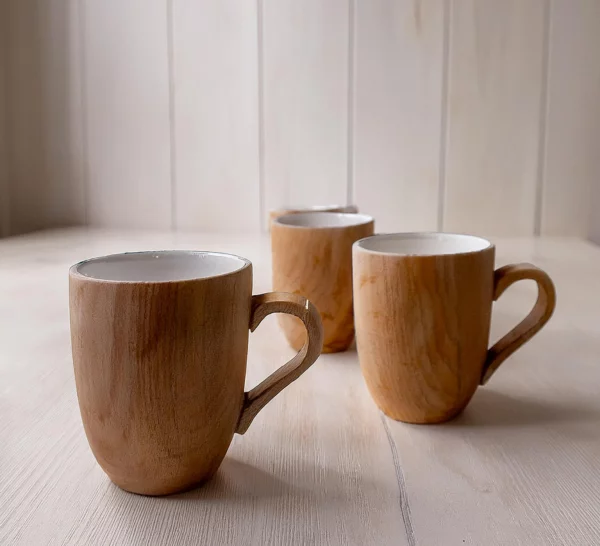3 tasses en bois