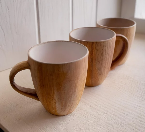 Tasses en bois claire